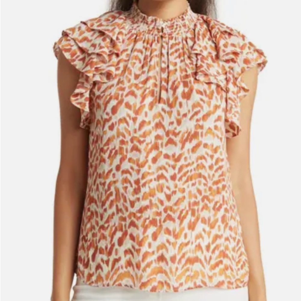 ⭐️Firm Price ⭐️ Barely worn Large top with ruffles sleeves